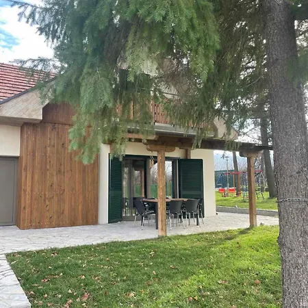 Vilă La Casa Sofija Nemenikuce